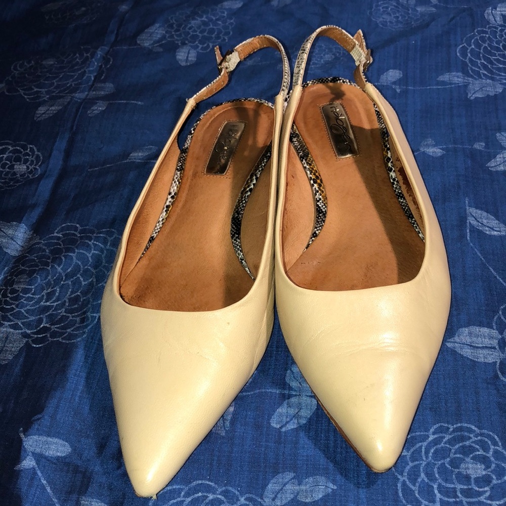 Halogen flat pointy shoes